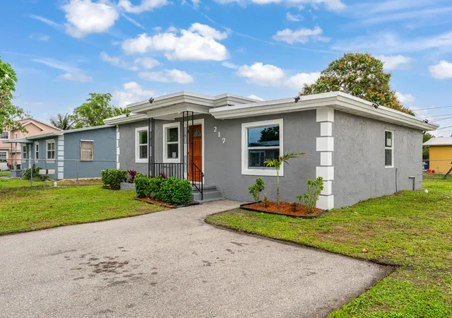 1st image of 217 Nw 14th St, Belle Glade, FL 33430 | MLS# B26005434