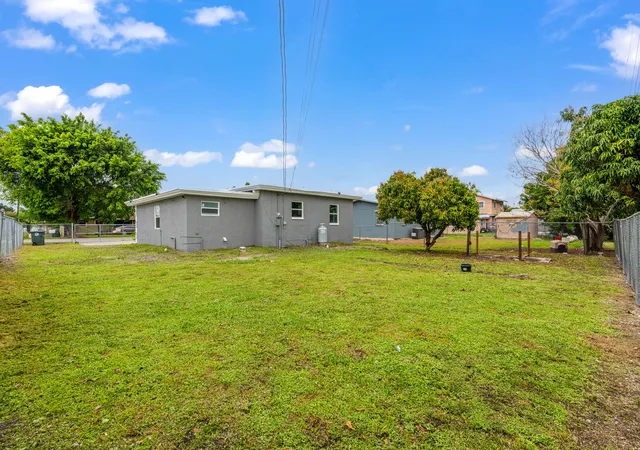 4th image of 217 Nw 14Th St, Belle Glade, FL 33430 | MLS# B26005434