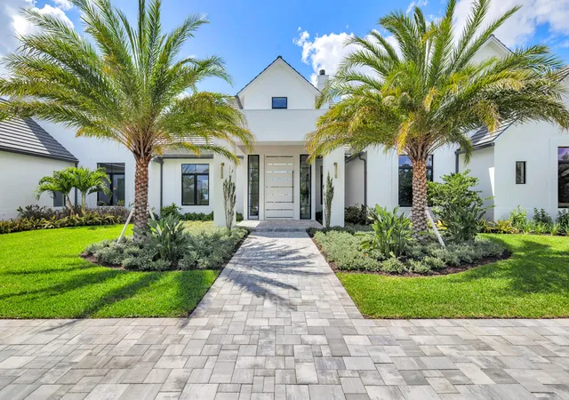 Photo 3 of Mansion for sale at 2015 Lockheed Ter, Wellington, FL 33414 | MLS# B26005658 | Listing updated on 2026-10-07