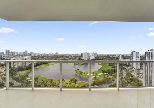 3rd image of 20281 E Country Club Dr #2209, Miami, FL 33180 | MLS# A11981050