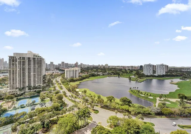 4th image of 20281 E Country Club Dr #2209, Miami, FL 33180 | MLS# A11981050