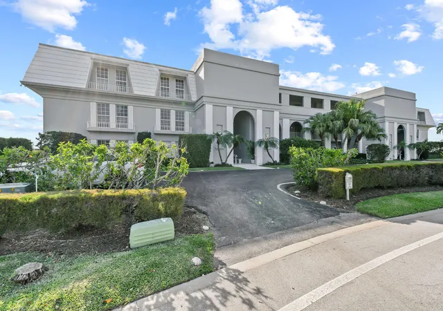 Photo 31 of Condo for sale at 2180 Ibis Isle Rd #12, Palm Beach, FL 33480 | MLS# B26005688 | Listing updated on 2026-09-23