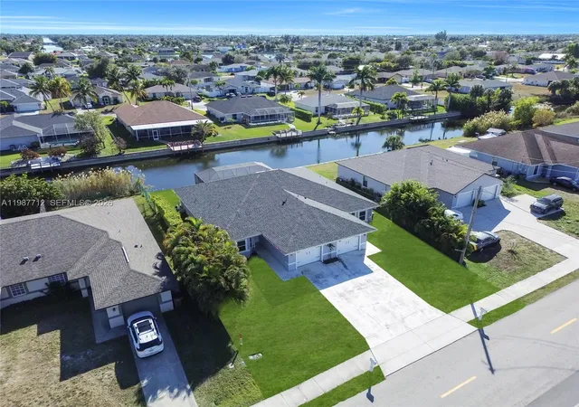 Homes for sale in Cape Coral, FL | 2032 Ne 6Th St, Cape Coral, FL 33909 | MLS# A11987712
