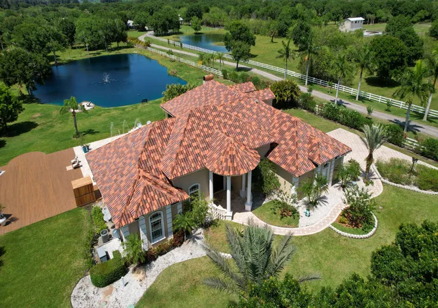 Photo 2 of Sale Pending at 6780 49th Street, Vero Beach, FL 32967 | MLS# B26005790 | Listing updated on 2026-09-23