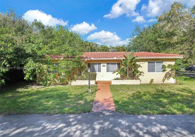 2nd image of 11919 Ne 8th Ave, Biscayne Park, FL 33161 | MLS# A11969711