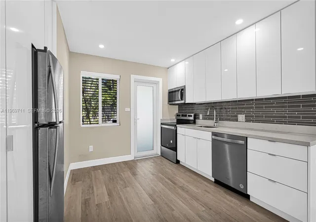 3rd image of 11919 Ne 8Th Ave, Biscayne Park, FL 33161 | MLS# A11969711