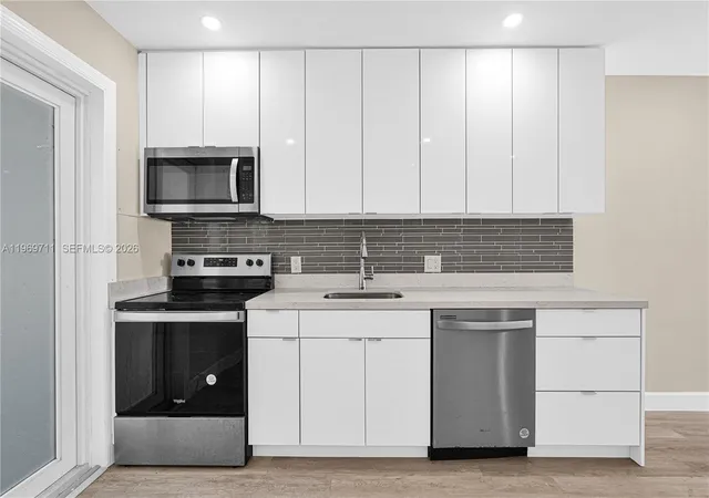 4th image of 11919 Ne 8Th Ave, Biscayne Park, FL 33161 | MLS# A11969711