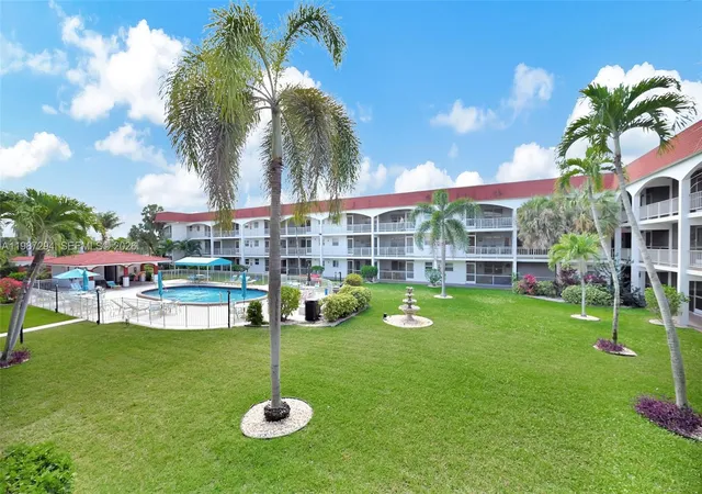 1st image of 580 Egret Dr #122, Hallandale Beach, FL 33009 | MLS# A11987294
