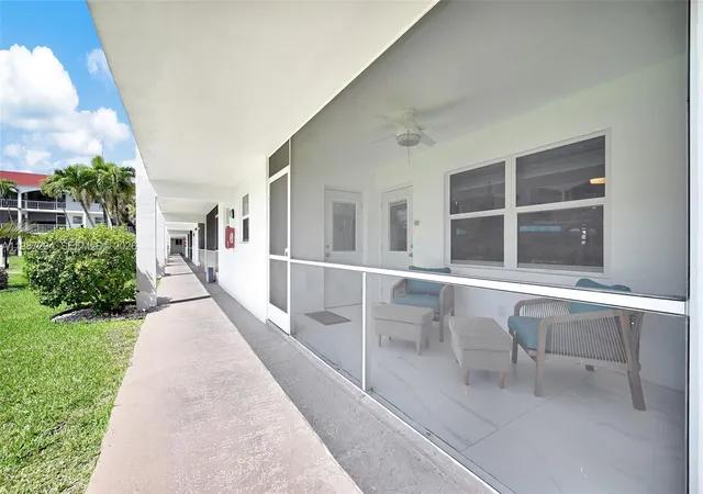 3rd image of 580 Egret Dr #122, Hallandale Beach, FL 33009 | MLS# A11987294