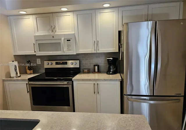 Homes for sale in Hypoluxo, FL | 608 Waterside Dr #608, Hypoluxo, FL 33462 | MLS# A11985541