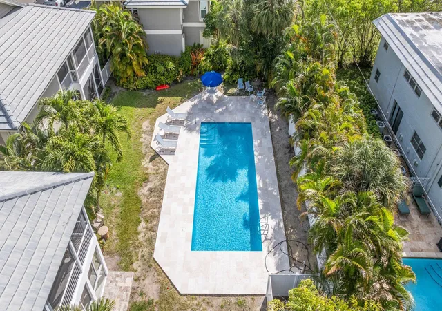 2nd image of 664 Forsyth St, Boca Raton, FL 33487
