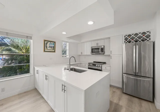 5th image of 664 Forsyth St, Boca Raton, FL 33487 | MLS# B26006053