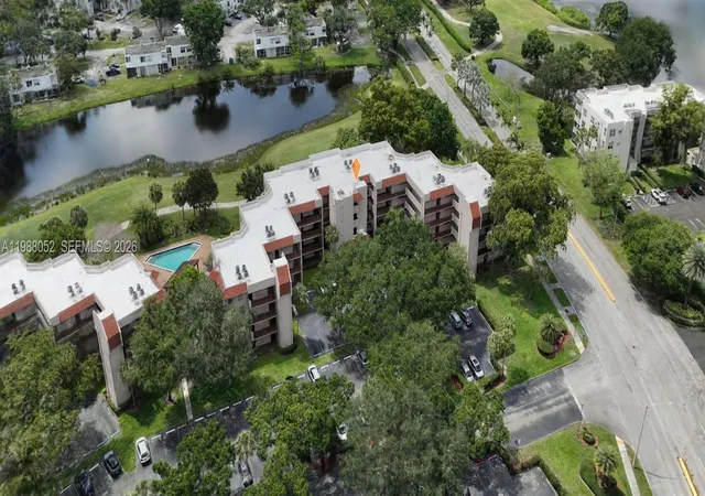 2nd image of 1811 Sabal Palm Dr #408, Davie, FL 33324 | MLS# A11988052