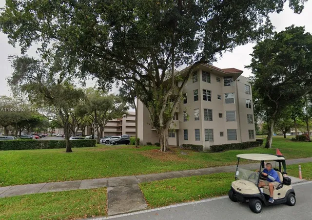 3rd image of 1811 Sabal Palm Dr #408, Davie, FL 33324 | MLS# A11988052