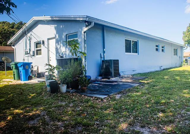 3rd image of 2710 Nw 24Th Ave, Oakland Park, FL 33311