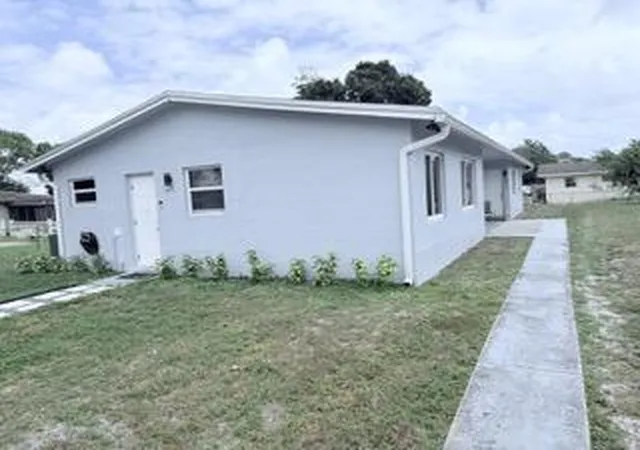 4th image of 2710 Nw 24Th Ave, Oakland Park, FL 33311