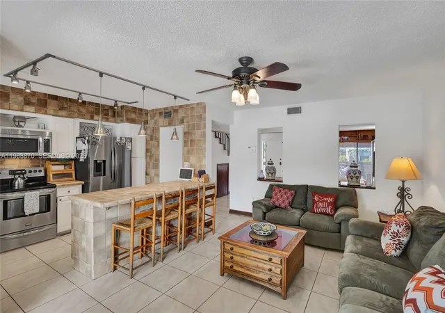 2nd image of 16465 Ne 26th Ave #18, North Miami Beach, FL 33160 | MLS# A11988870