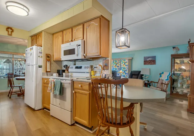 Photo 4 of Manufactured home for sale at 2520 SE Penny Ln, Stuart, FL | MLS# B26006430 | Listing updated on 2026-09-23