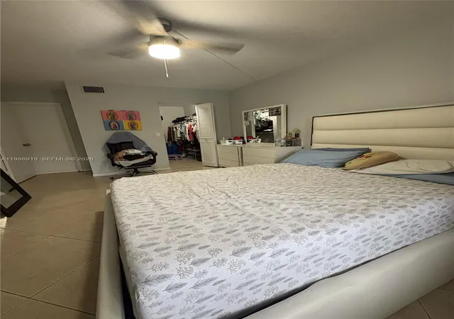 2nd image of 718 Sunny Pine Wy, Greenacres, FL 33415