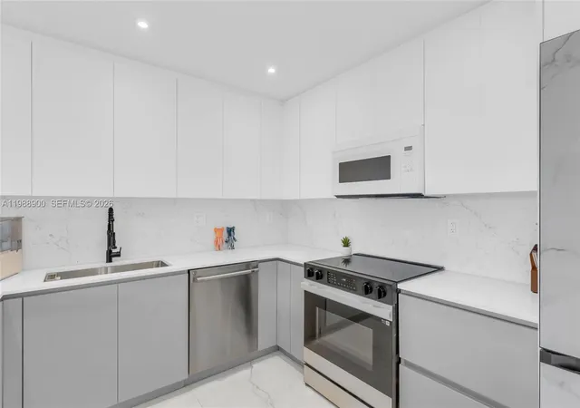 3rd image of 20441 Ne 30Th Ave, Aventura, FL 33180