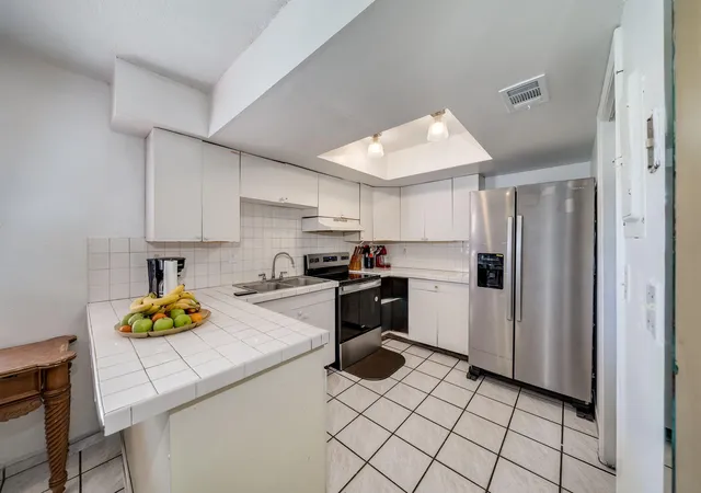 Photo 3 of Townhouse for sale at 7 Ann Lee Ln, Tamarac, FL 33319 | MLS# B26006633 | Listing updated on 2026-09-30