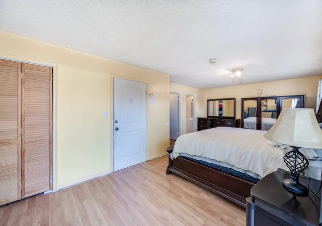 Photo 4 of Townhouse for sale at 7 Ann Lee Ln, Tamarac, FL 33319 | MLS# B26006633 | Listing updated on 2026-09-30