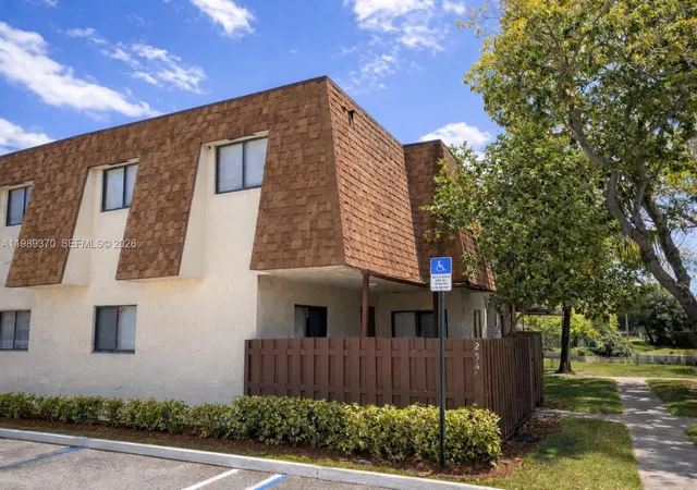 2nd image of 254 San Remo Blvd #254, North Lauderdale, FL 33068 | MLS# A11989370