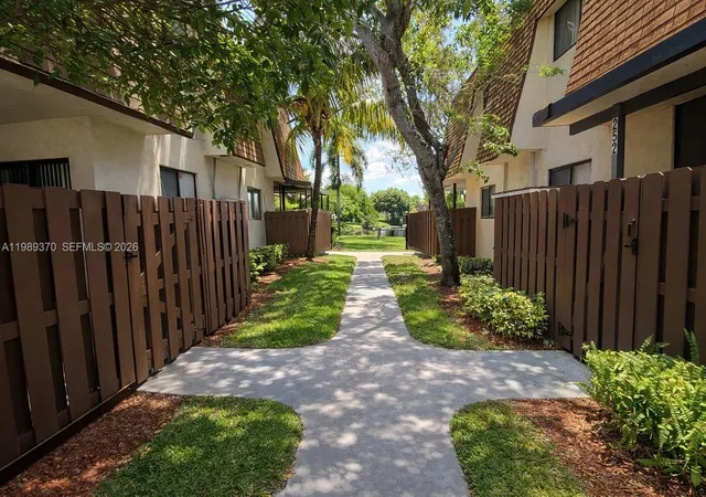 3rd image of 254 San Remo Blvd #254, North Lauderdale, FL 33068 | MLS# A11989370