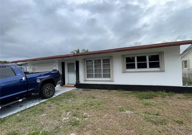 23rd image of 4909 Nw 52nd Ct, Tamarac, FL 33319 | MLS# A11989379