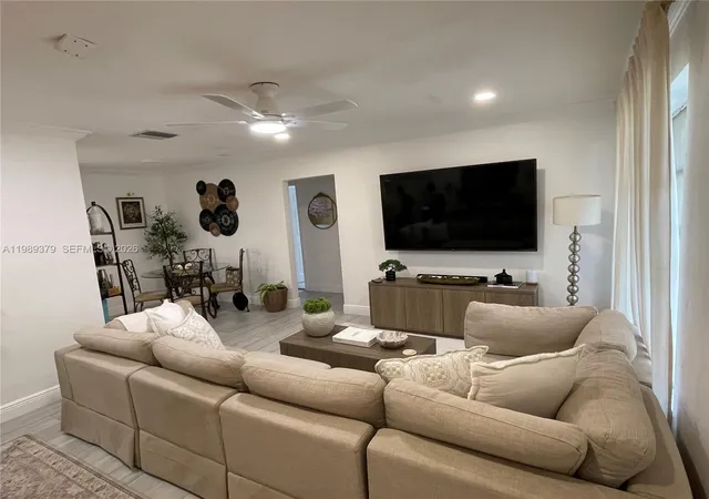 2nd image of 4909 Nw 52nd Ct, Tamarac, FL 33319 | MLS# A11989379