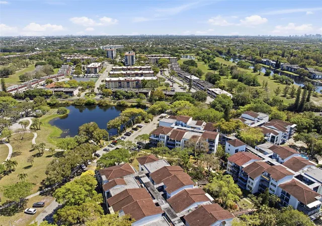 2nd image of 6010 S Falls Cir Dr #323, Lauderhill, FL 33319 | MLS# A11989477
