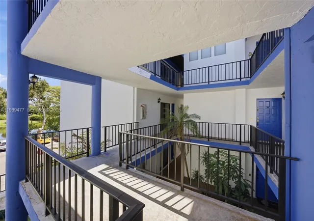 4th image of 6010 S Falls Cir Dr #323, Lauderhill, FL 33319 | MLS# A11989477
