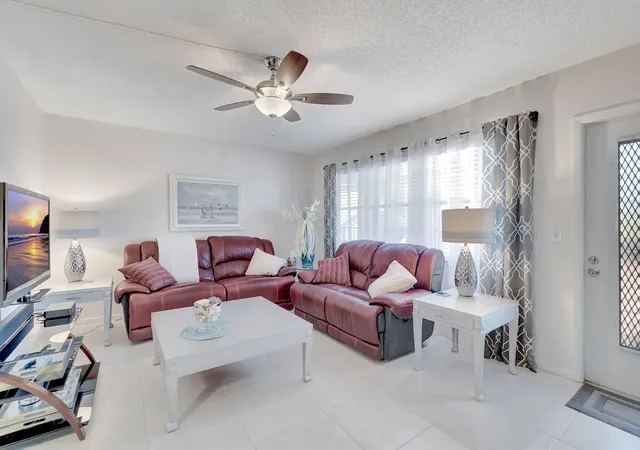 Homes for sale in Deerfield Beach, FL | 2051 Cambridge C, Deerfield Beach, FL 33442 | MLS# B26006947
