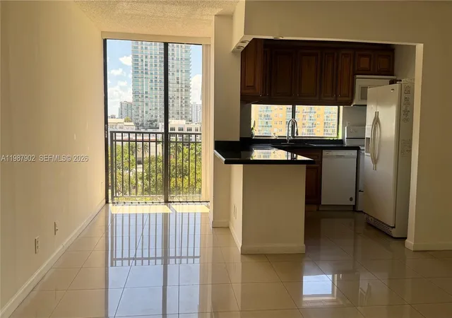 5th image of 17021 N Bay Rd #1015, Sunny Isles Beach, FL 33160 | MLS# A11987902