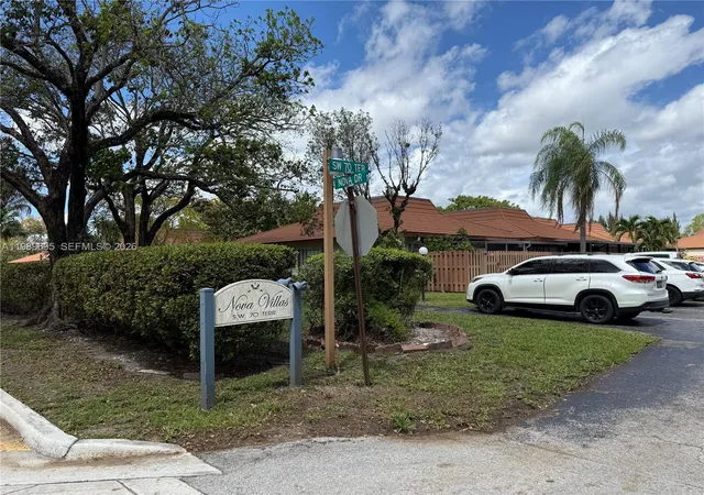 33rd image of 2381 Sw 70th Ave #49, Davie, FL 33317 | MLS# A11989695