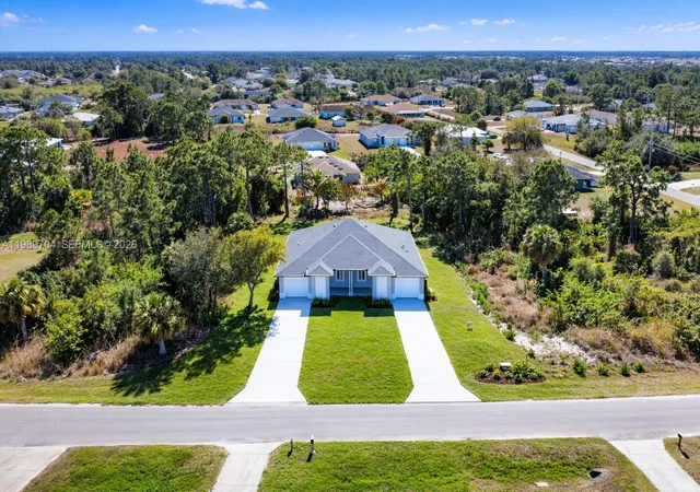 Homes for sale in Lehigh Acres, FL | 2421/2423 Milton Ave S, Lehigh Acres, FL 33973 | MLS# A11989704