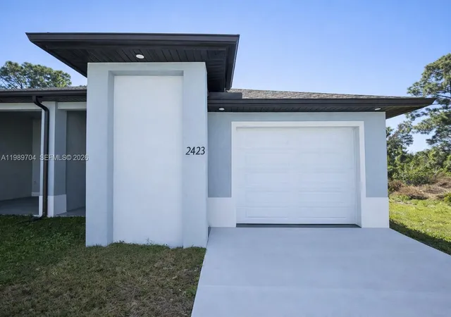 Homes for sale in Lehigh Acres, FL | 2421/2423 Milton Ave S, Lehigh Acres, FL 33973 | MLS# A11989704