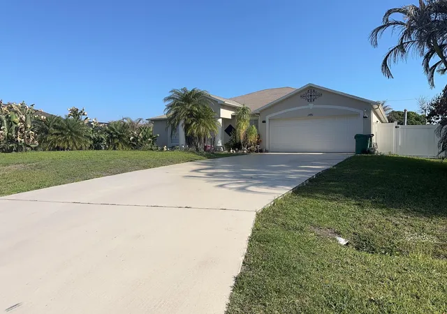 Homes for sale in Port Saint Lucie, FL | 1481 Sw Dow Ln, Port Saint Lucie, FL 34953 | MLS# B26007023