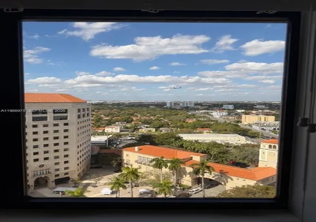 32nd image of 888 S Douglas Rd #PH11, Coral Gables, FL 33134 | MLS# A11986973