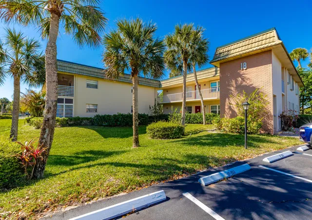 Photo 1 of Condo for sale at 18 Vista Gdns Trl #205, Vero Beach, FL 32962 | MLS# B26007065 | Listing updated on 2026-10-02