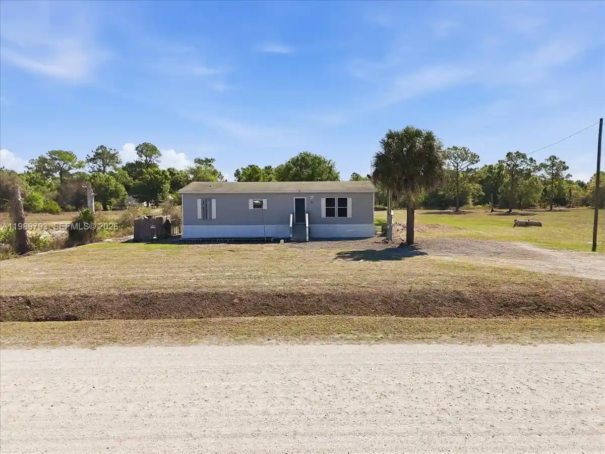 Photo 1 of Single family home for sale at 415 S Kennel St, Clewiston, FL 33440 | MLS# A11989793 | Listing updated on 2026-10-30