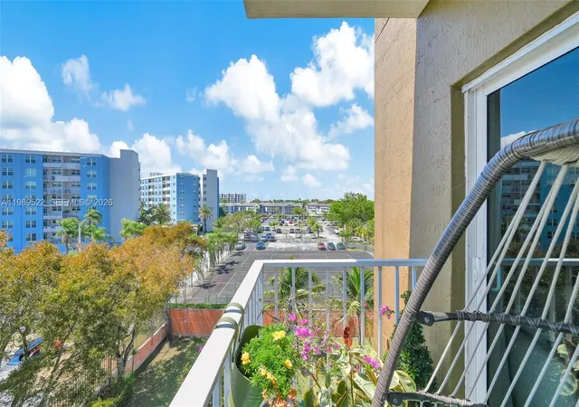 Homes for sale in Homestead, FL | 11060 SW 196th St, Homestead, FL 33157