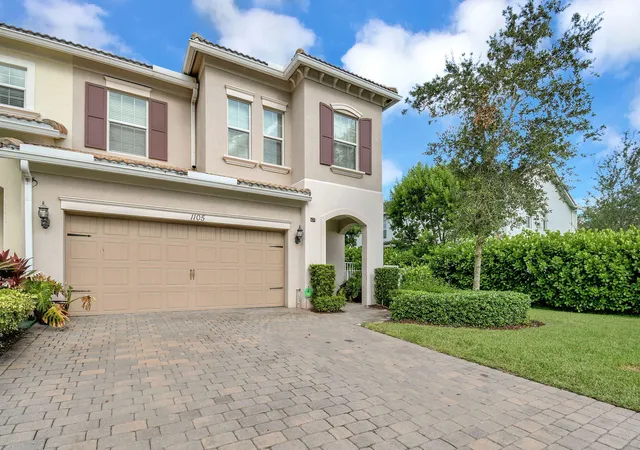 Homes for sale in Hollywood, FL | 1105 Banyan Dr, Hollywood, FL 33021 | MLS# B26007252