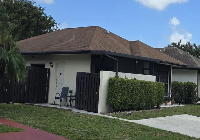 Photo 2 of Single family home for sale at 5255 Mendoza St, West Palm Beach, FL 33415 | MLS# B26007300 | Listing updated on 2026-09-23