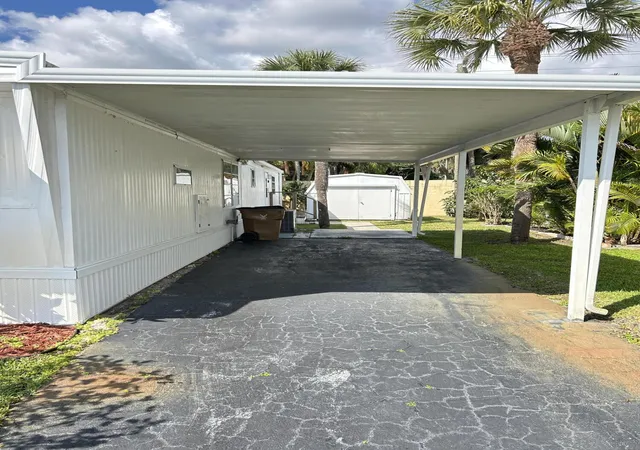 Homes for sale in Deerfield Beach, FL | 615 Alamanda Ln, Deerfield Beach, FL 33442 | MLS# B26007351