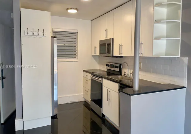 5th image of 3944 Ne 167Th St #106, North Miami Beach, FL 33160 | MLS# A11988054