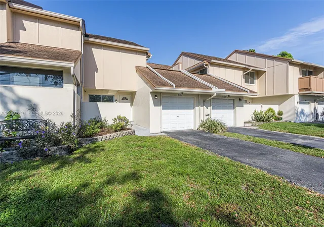 Homes for sale in Plantation, FL | 835 Nw 80th Ter #11, Plantation, FL 33324 | MLS# A11990218
