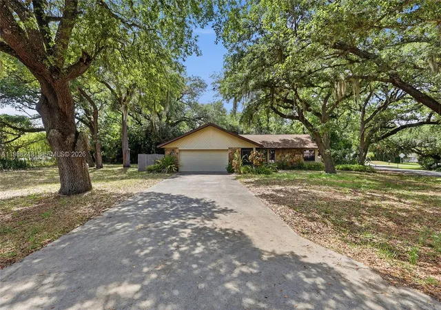 Homes for sale in Fort Myers, FL | 1625 Sunkist Wy, Fort Myers, FL 33905 | MLS# A11988243