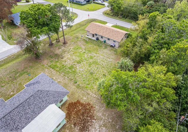 Photo 2 of Sale Pending at 3804 Ave M, Fort Pierce, FL 34947 | MLS# B26007608 | Listing updated on 2026-10-07