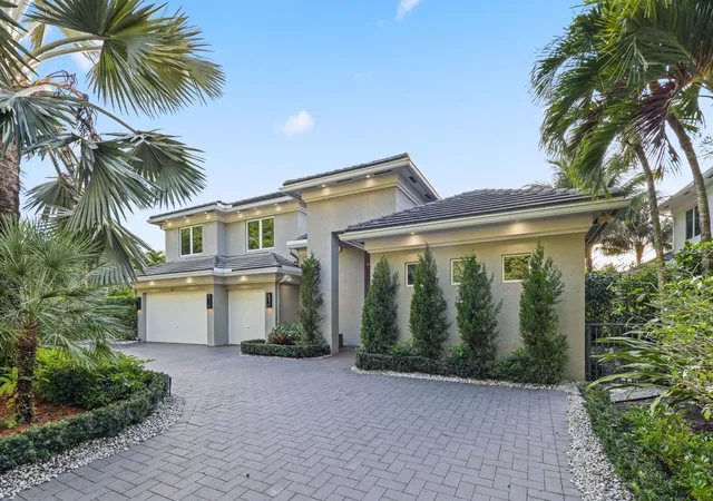Homes for sale in Plantation, FL | 10110 Sweet Bay St, Plantation, FL 33324 | MLS# B26007678